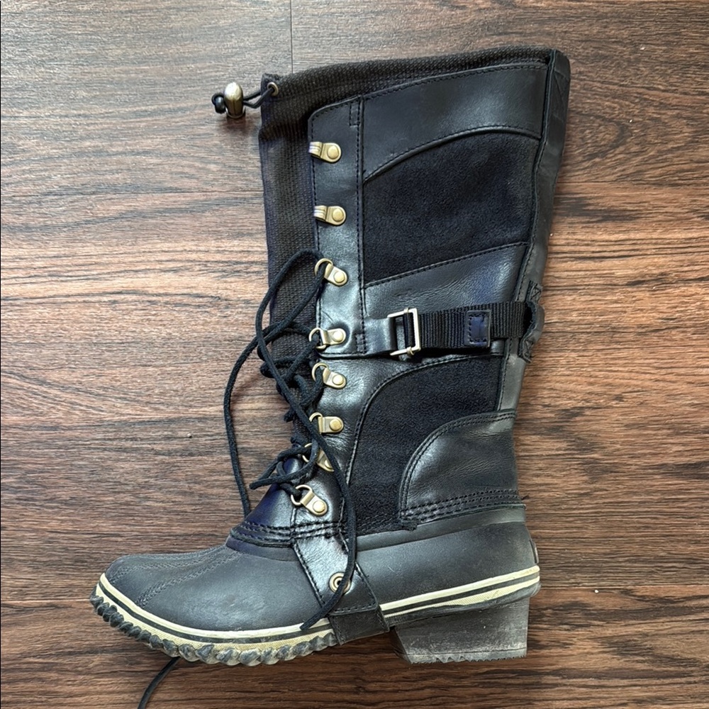 Sorel Black Winter Rain Boots with Lace-Up Design